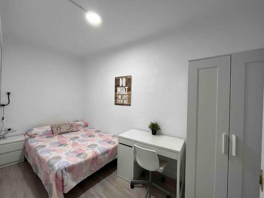 Appartement Confortable In The Heart Of Raval Barcelona